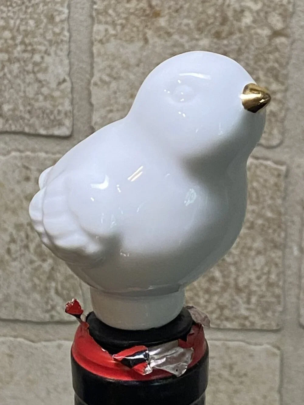 Adorable White Glazed Porcelain CHICK Wine Bottle Stopper by Threshold